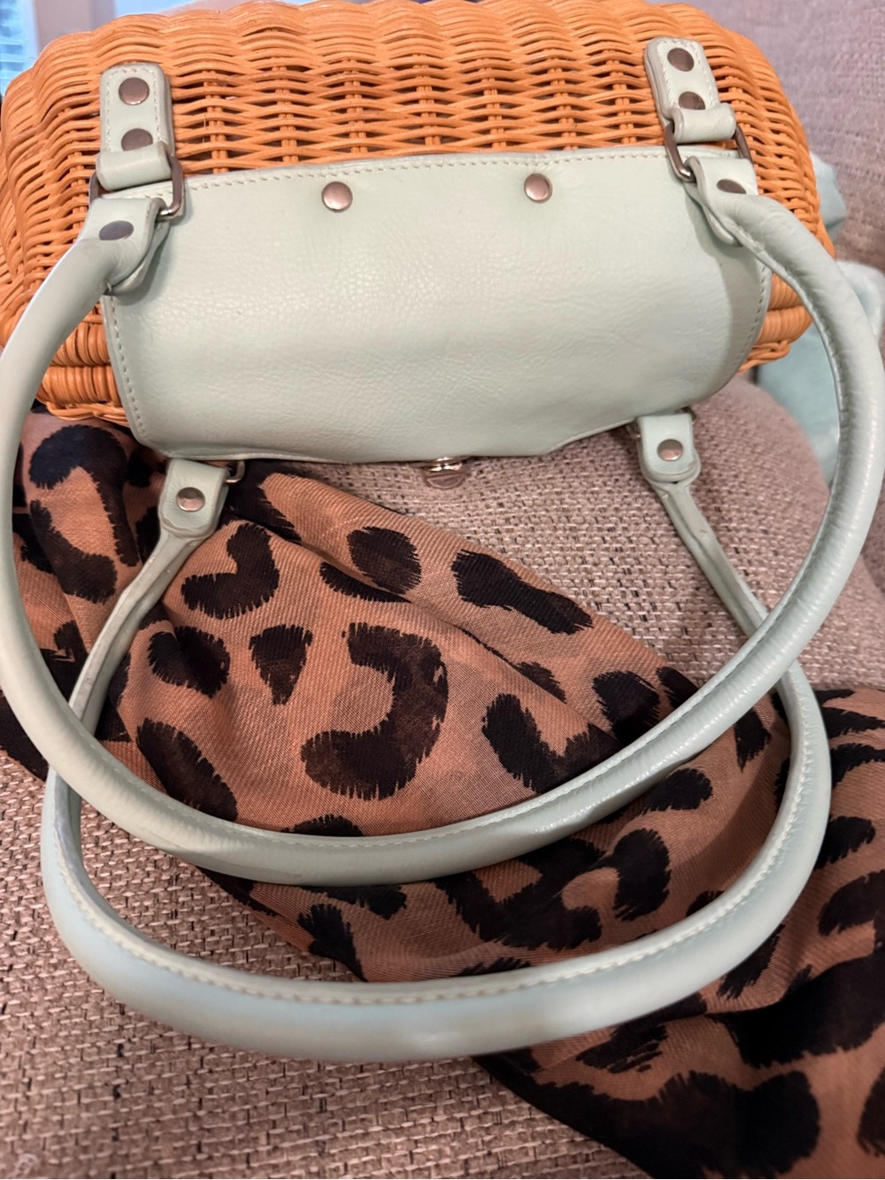 🐝NEW🐝 Vintage Woven Straw Crossbody with Mint Leather Trim - Picture 4 of 6